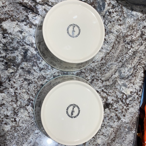 2 dog bowls - Picture 3 of 3